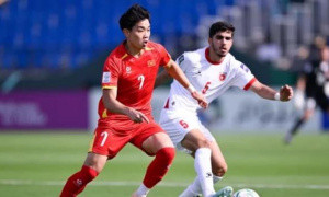 HLV Kim Sang Sik hé lộ tình trạng đáng lo của Đình Bắc