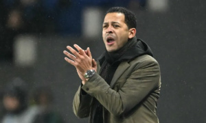 Liam Rosenior tuyên bố đến Chelsea để chinh phục danh hiệu