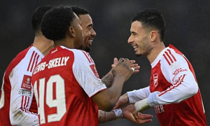 Martinelli đã đập tan mọi chỉ trích bằng cú hattrick đẳng cấp