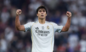 Real thua đau Barca, nhưng tìm thấy 'báu vật' Garcia