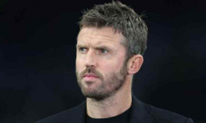 Carrick vượt mặt Solskjaer nhờ sự ủng hộ của sao MU