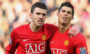 Carrick tái xuất Man Utd đúng như Ronaldo dự đoán