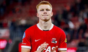 '100% ở lại', Kees Smit dội gáo nước lạnh vào Newcastle