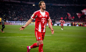 Kane lập kỷ lục 60 năm giữa tin đồn rời Bayern