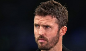 Carrick tái xuất ghế nóng M.U trước đại chiến Man City