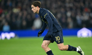 Man Utd nhắm sao Juventus 78 triệu bảng thay Bruno