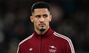 Chỉ còn 4 hậu vệ, Arsenal lo sốt vó trước đại chiến Chelsea