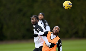 HLV Rosenior trao cơ hội cho Sterling và Disasi?