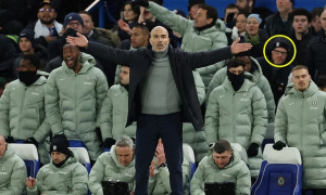 Sự thật vụ Chelsea cử giám đốc y tế giám sát Enzo Maresca