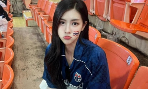Thái Lan bị loại, hot girl Muay Thái cổ vũ U23 Việt Nam
