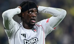 Tammy Abraham gật đầu với Aston Villa