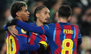 Yamal chạm mốc 10 bàn và 11 kiến tạo cho Barca