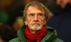 MU trôi dạt vì ảo vọng sao chép Man City