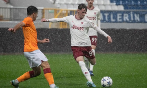 Jack Fletcher gợi nhớ hình bóng Granit Xhaka tại MU