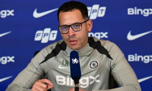 Rosenior bảo vệ lối đá của Chelsea trước trận gặp Brentford