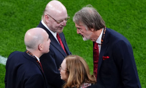 Giải mã lý do Sheikh Jassim thất bại trong việc thâu tóm MU