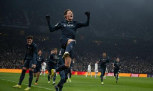 Napoli ném đi chiến thắng dù McTominay đã tỏa sáng