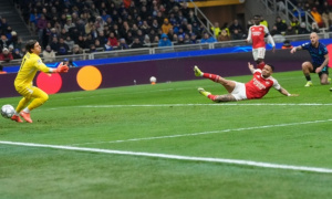 'Vua phạt góc' Arsenal lập kỷ lục 7 trận thắng lịch sử