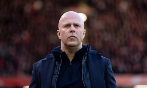 Canh bạc lý trí của Arne Slot tại Liverpool