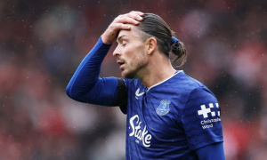 Grealish gãy xương, coi như chia tay mùa giải