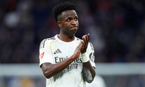 Carragher chỉ đích danh Vinicius khiến Alonso rời Real Madrid