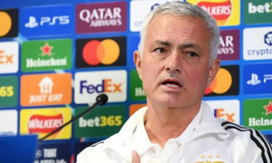 Mourinho mỉa mai HLV chưa có thành tích dẫn dắt đội lớn