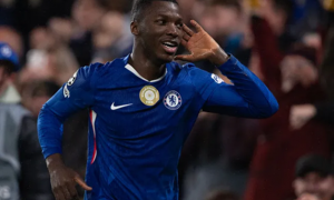 HLV Rosenior khẳng định Caicedo hay nhất thế giới