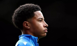 Tại sao MU cần dứt khoát nẫng tay trên Alao từ Chelsea?