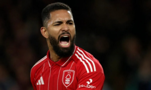 Chelsea tính giải cứu Douglas Luiz khỏi Forest