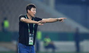 HLV Kim Sang-sik xoay sở vá hàng thủ đấu U23 Hàn Quốc