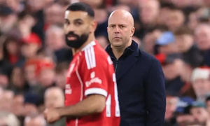 Arne Slot chốt khả năng Salah đá chính trận Bournemouth