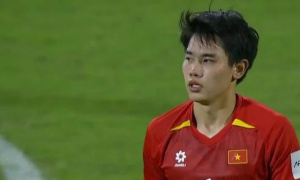 HLV Kim Sang-sik lý giải nguyên nhân Đình Bắc nhận thẻ đỏ