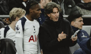 HLV Thomas Frank chặn đứng ý định rời Spurs của Mathys Tel