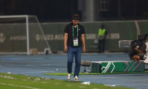 HLV Kim Sang-sik lặng người khi Việt Nam hạ Hàn Quốc