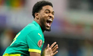 Chelsea và Villa tranh thần đồng PSG Ibrahim Mbaye