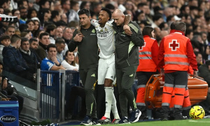 Arbeloa đau đầu vì hàng thủ Real nát bươm