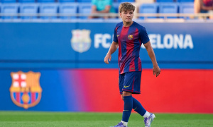 Giữa cơn bão rời đi, Barca giữ chân Juan Hernandez thành công