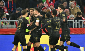 Bayern thua sốc Augsburg 1-2 ngay tại Allianz Arena
