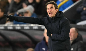 Thomas Frank rơi vào đường cùng sau trận hòa Burnley