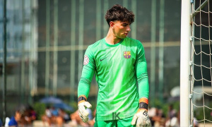 Flick triệu tập thủ môn 18 tuổi lên đội một Barca