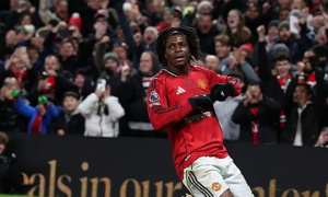 Carrick tìm ra mũi khoan mới cho hàng công MU