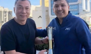 AFC gửi cúp Vua phá lưới châu Á về cho Đình Bắc