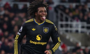 Mike Dean giải mã bàn thắng gây tranh cãi của Patrick Dorgu