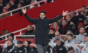 Rio Ferdinand chỉ trích Mikel Arteta kìm hãm Arsenal