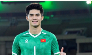 Trần Trung Kiên đi lễ chùa cầu an sau giải U23 châu Á