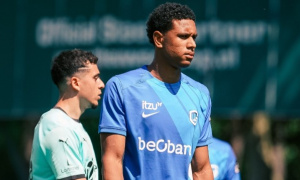 Barcelona nẫng tay trên Bayern và AC Milan vụ Juwensley Onstein