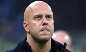 Liverpool chỉ còn đúng 1 trung vệ lành lặn đấu Qarabag