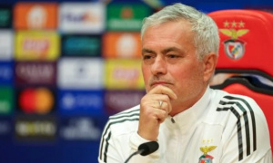 Mourinho gạt phăng câu hỏi về bê bối Negreira của Barca