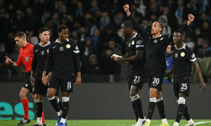 Thắng ngược 3-2, Chelsea tiễn Napoli khỏi Champions League