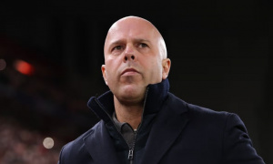 Slot nhắc lại nỗi đau Europa League sau màn hủy diệt 6-0